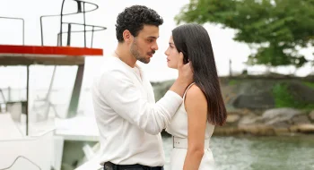 مسلسل عيناك كالبحر الاسود الحلقة 15 الخامسة عشر مترجمة