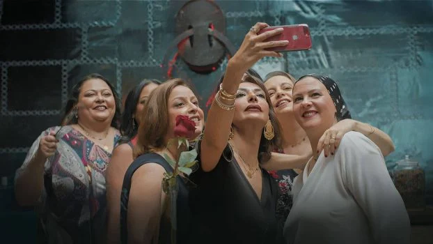 فيلم دخل الربيع يضحك 2025