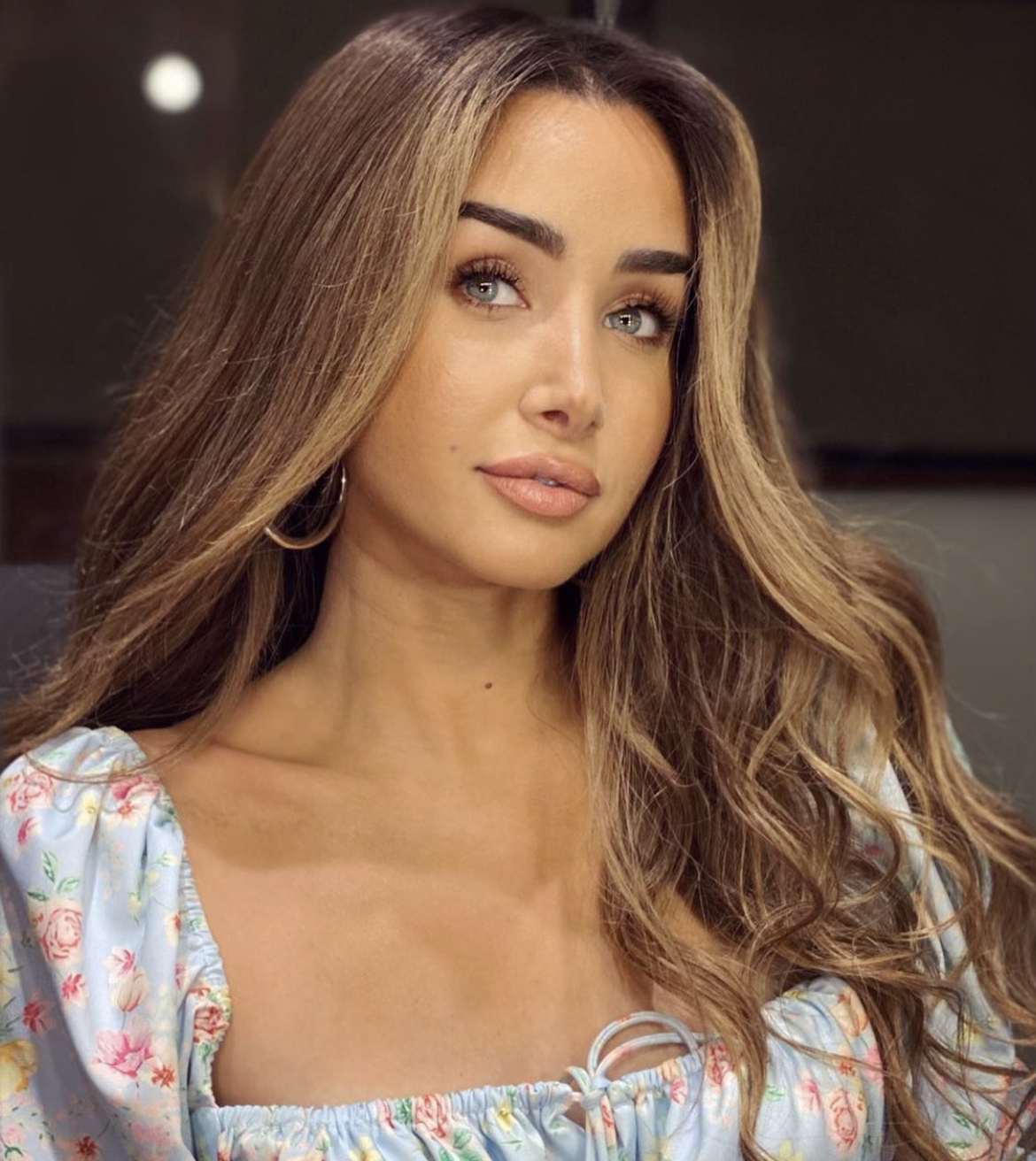 هنا الزاهد